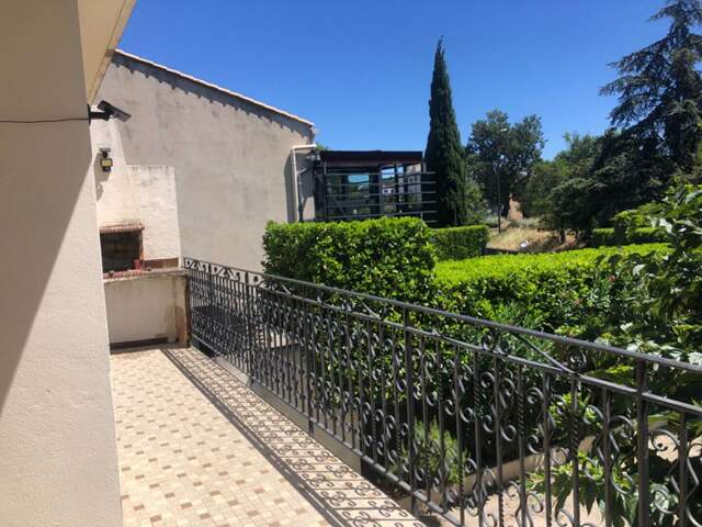 Maison Avignon 7 pièce(s) 141 m2 212000 — photo du bien
