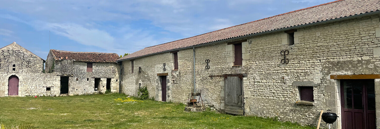 Maison 6 Pièces 160 m² à vendre à Savigny-sous-Faye (86140)