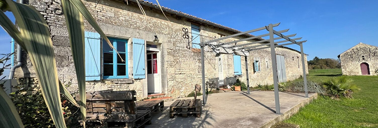 Maison 6 Pièces 160 m² à vendre à Savigny-sous-Faye (86140)