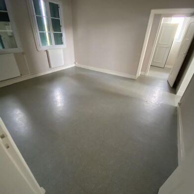 Maison 3 pièces 560 €