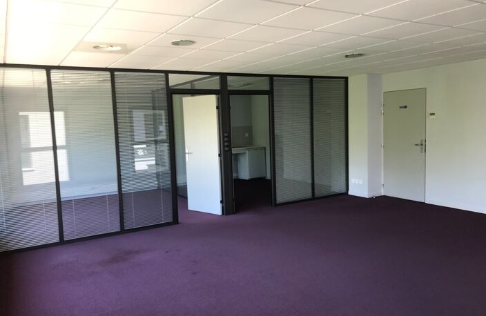 Beau bureau ou cabinet de 78 m² à Aix les Bains — photo 3