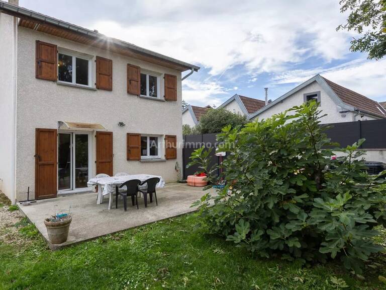 EXCLUSIVITE - LA BATIE MONTGASCON — photo 1