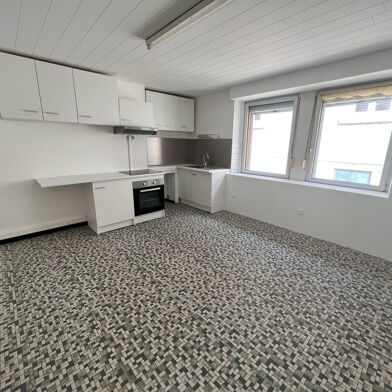 Appartement 3 pièces 870 €