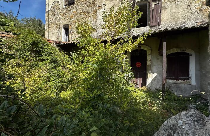 typique maison cevenole avec jardin à RENOVER. — photo 2