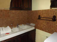 Petite maison de ville à rénover, proche commerces. 85 m2 ha — photo 4