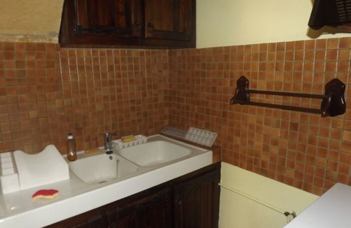 Petite maison de ville à rénover, proche commerces. 85 m2 ha — photo 4