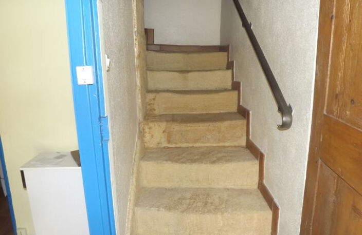 Petite maison de ville à rénover, proche commerces. 85 m2 ha — photo 5