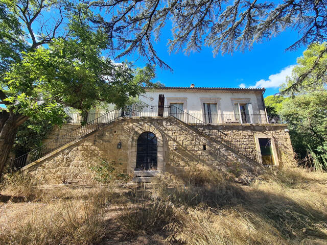 Domaine comprenant plusieurs corps de batiments, une maison — photo du bien