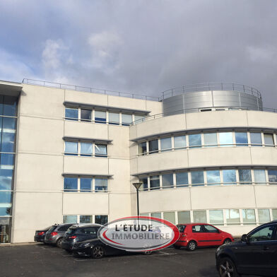 Bureau 4 pièces 1575 €