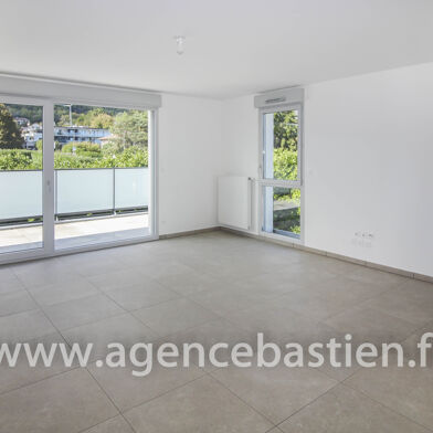 Appartement 3 pièces 2200 €