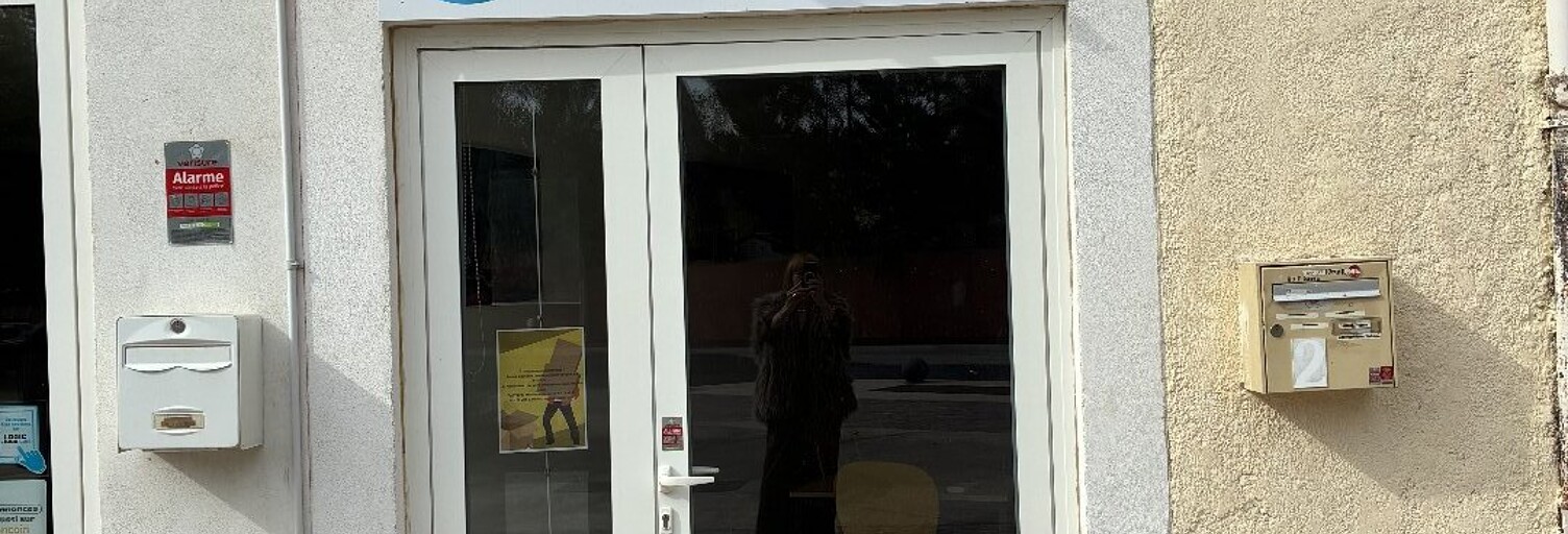 Commerce  18 m² à louer à Sauvian (34410)