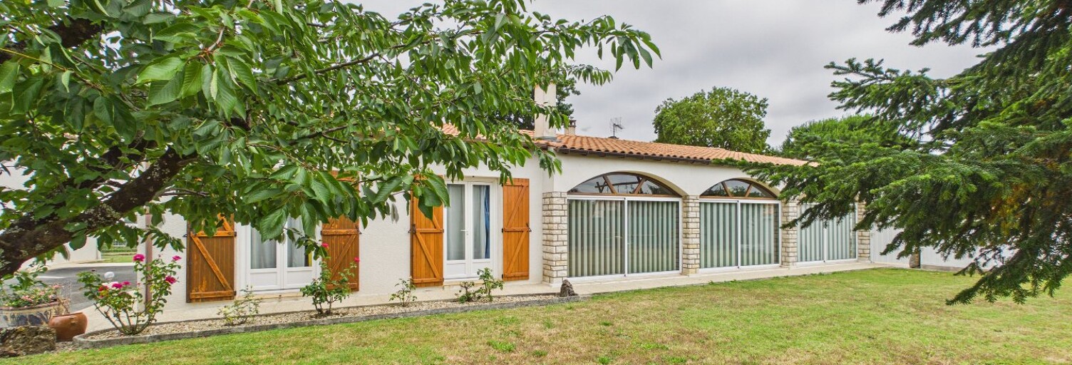 Maison 9 Pièces 232 m² à vendre à Breuillet (17920)