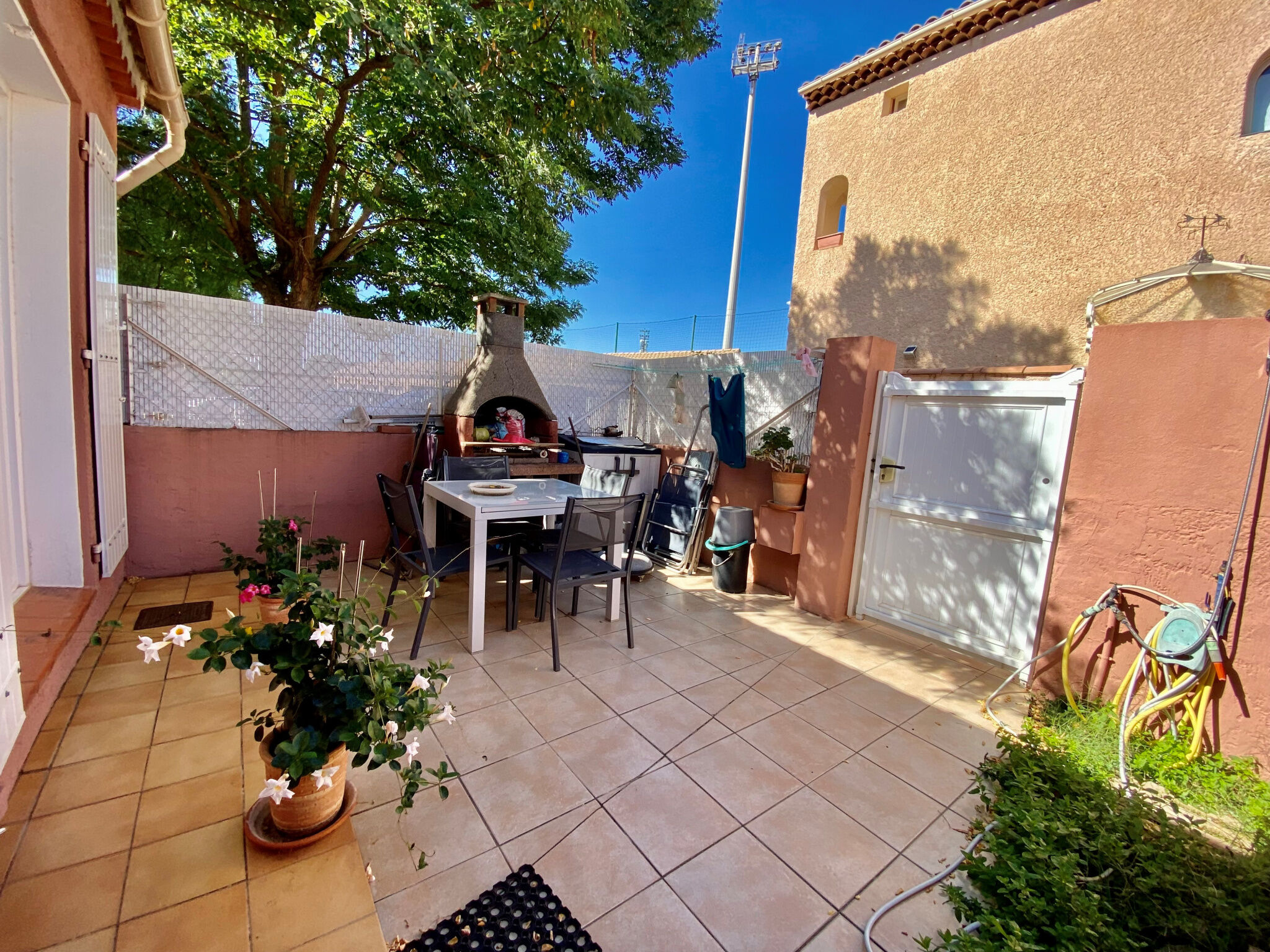 Villa / Maison  T2 à louer Londe-les-Maures (La) 83250