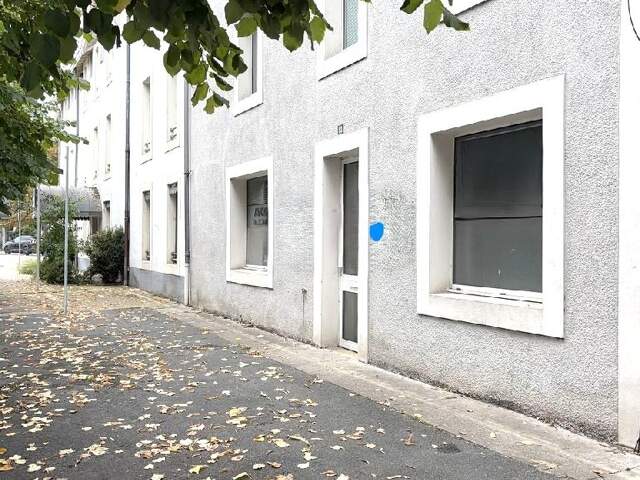 Immeuble 180 m&sup2; — photo du bien