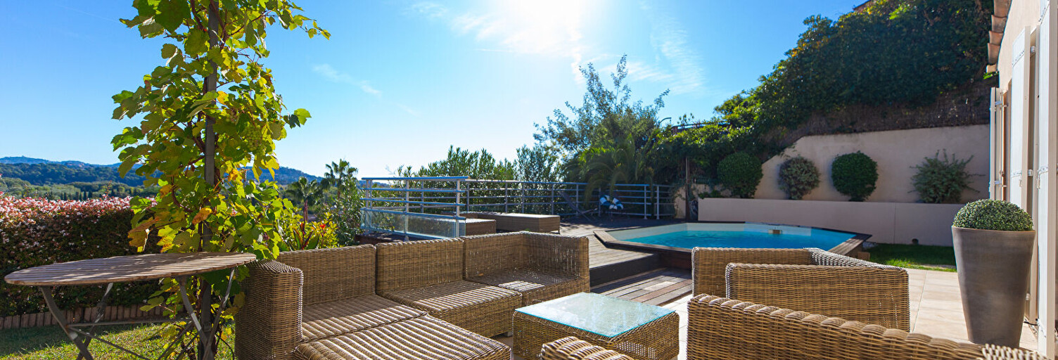 Maison 5 Pièces 133 m² à vendre à Mandelieu-la-Napoule (06210)