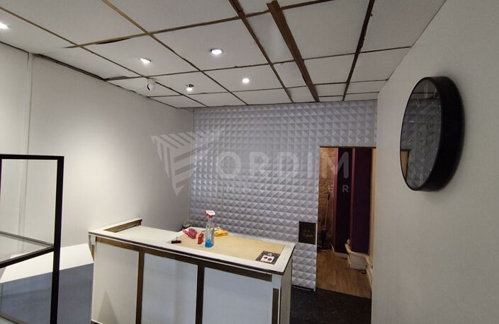 AUXERRE - 6 RUE DU TEMPLE - LOCAL DE 33M² EN FACE DU MONOPRIX — photo 5