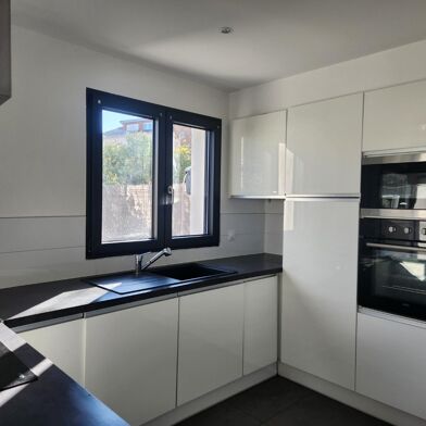 Maison 5 pièces 2490 €