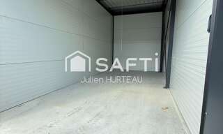 Garage  196 m² à vendre à Aiffres (79230)
