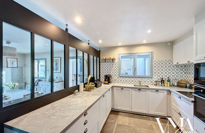 Belle Villa rénovée de 187 M2  avec piscine proximité ANSE 6 — photo 4