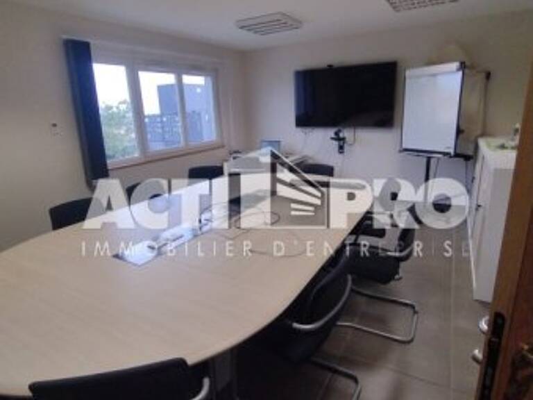 Bureaux à louer — photo 1