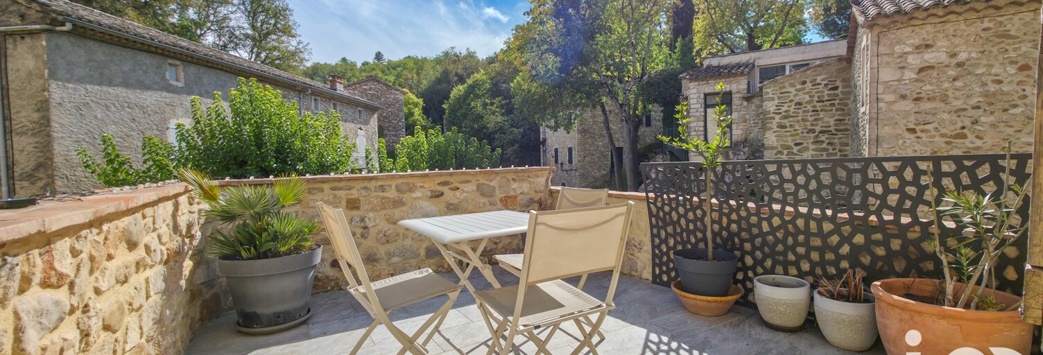 Maison 8 Pièces 130 m² à vendre à Rochegude (30430)