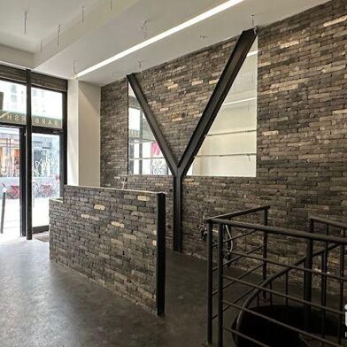 Commerce  690000 €