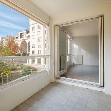 Appartement 5 pièces 410670 €