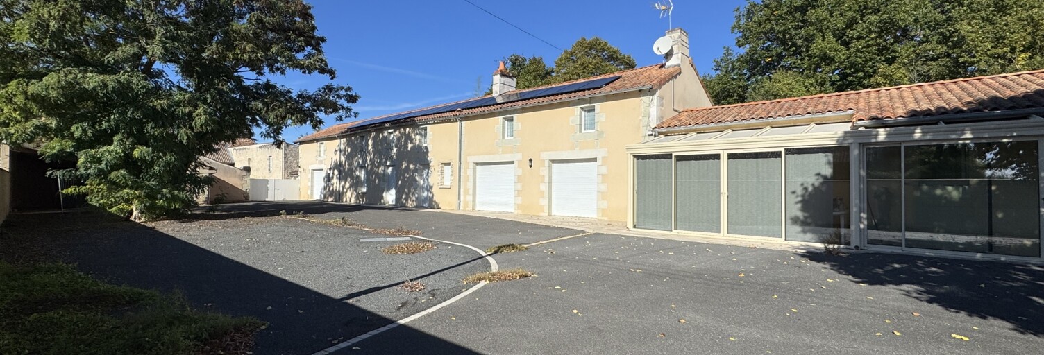 Maison 7 Pièces 298 m² à vendre à Saint-Martin-la-Pallu (86380)