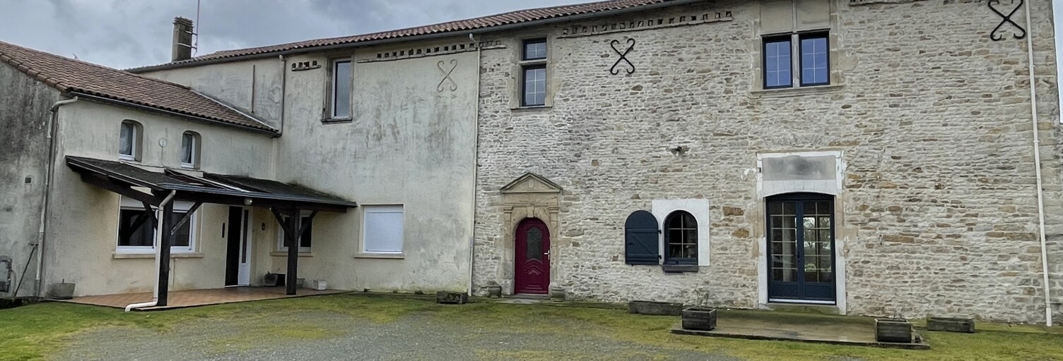 Maison 10 Pièces 205 m² à vendre à Chantonnay (85110)