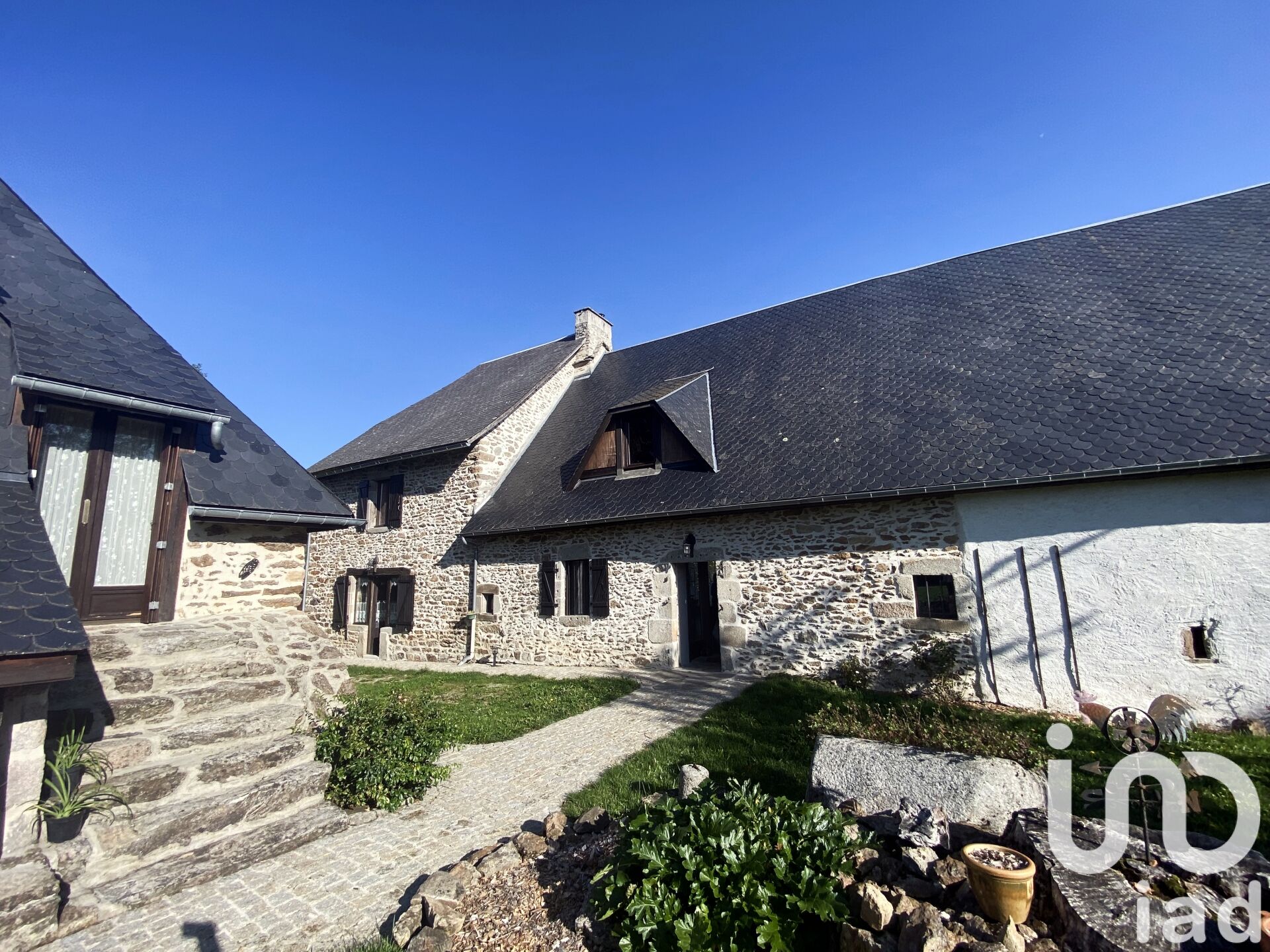 St-Etienne-Aux-Clos - 210m² - 6p. - 3ch.