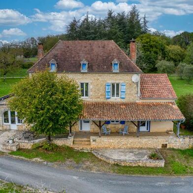 Maison 5 pièces 428100 €