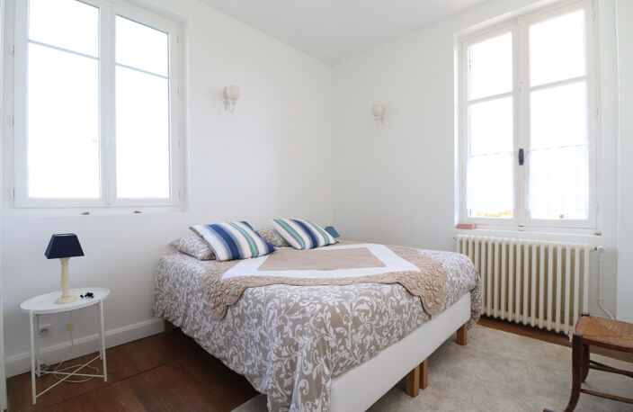 ROYAN - QUARTIER DU PARC - BEL APPARTEMENT T5 - RESIDENCE FACE A LA PLAGE — photo 2
