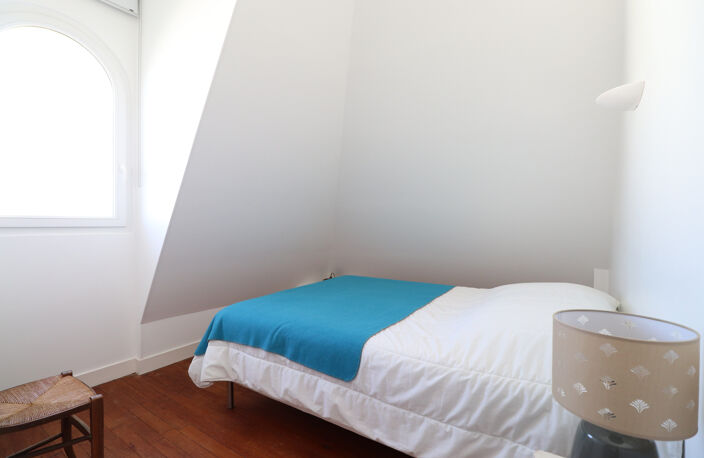 ROYAN - QUARTIER DU PARC - BEL APPARTEMENT T5 - RESIDENCE FACE A LA PLAGE — photo 3