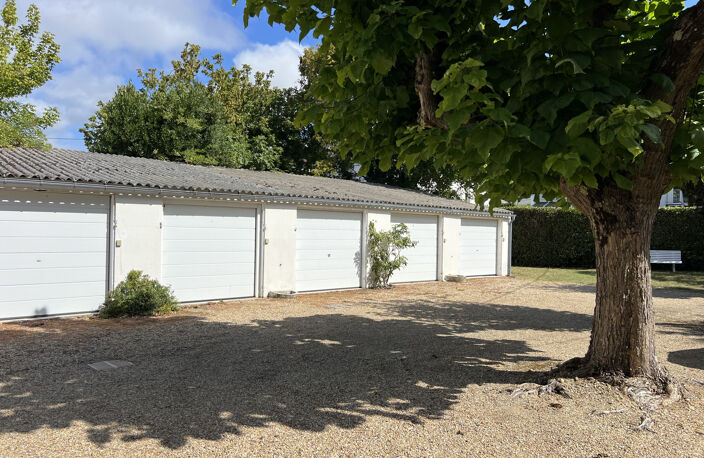 ROYAN - QUARTIER DU PARC - BEL APPARTEMENT T5 - RESIDENCE FACE A LA PLAGE — photo 4