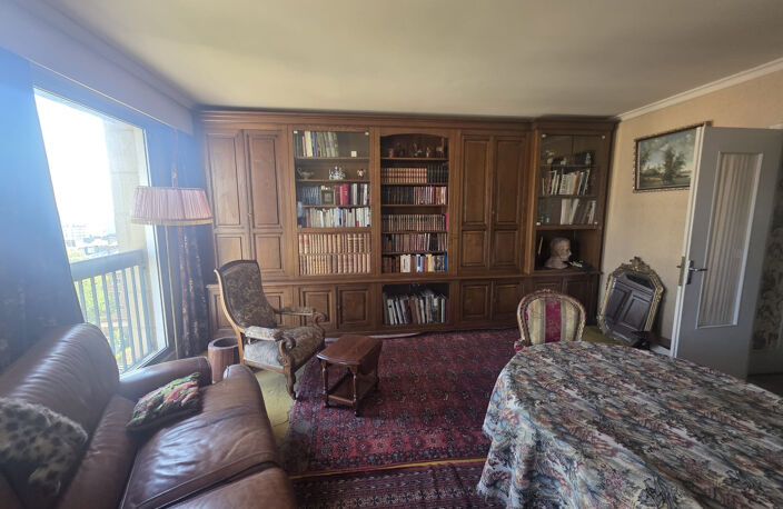 Puteaux : immense appartement avec balcon à acheter — photo 5