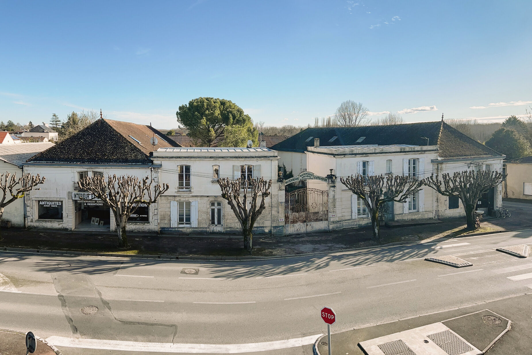 Propri&eacute;t&eacute;  T13 à vendre Saint-Jean-d'Angély 17400