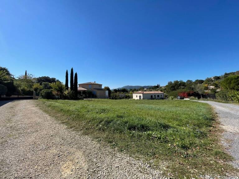 Terrain constructible de 1018 m² à Vendre à Vallon Pont D'Arc — photo 1