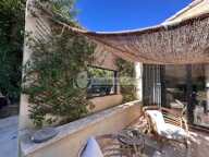 Maison de plain pied rénovée avec goût à Fontvieille au calme — photo 2