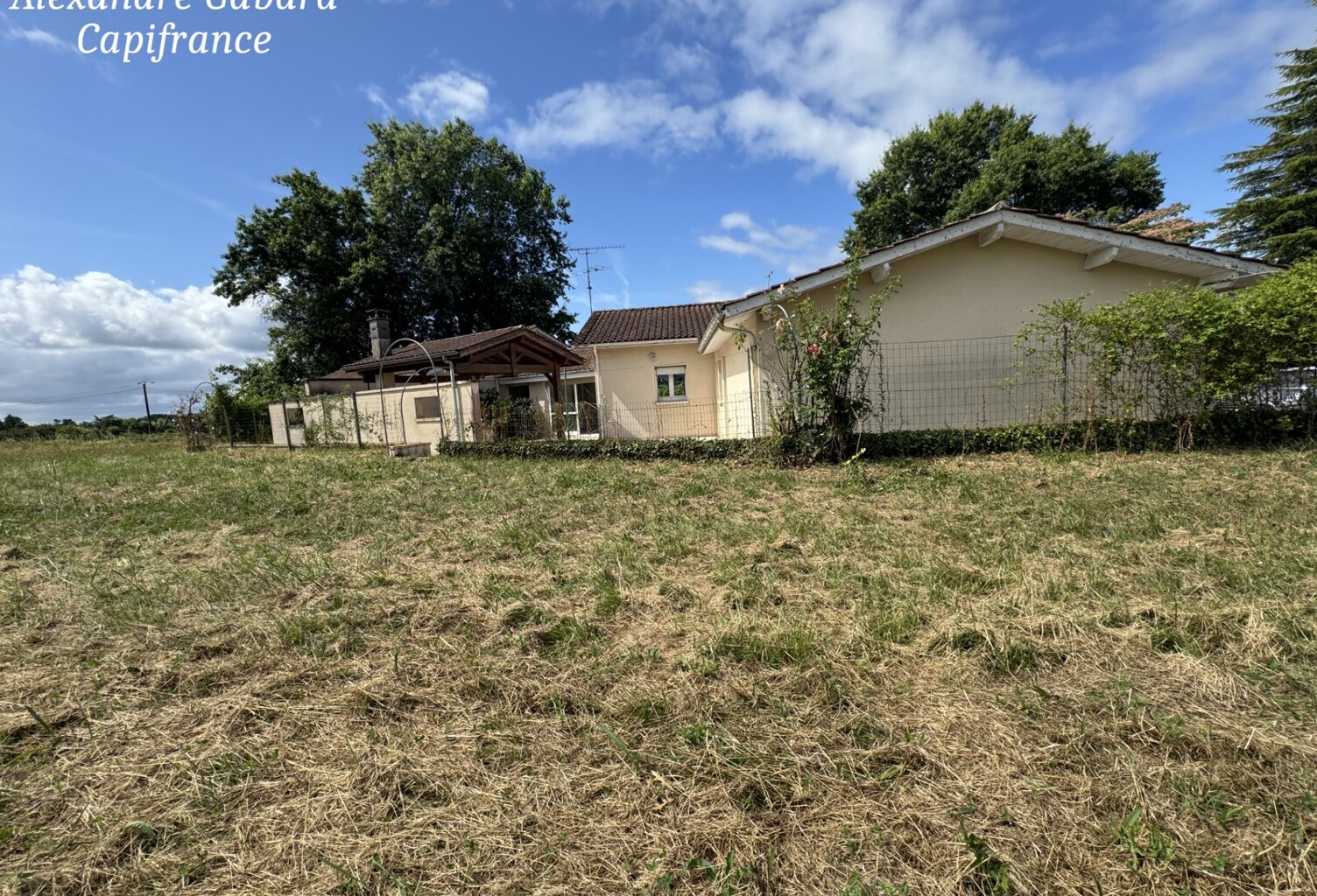 Axe La Réole-Langon - Maison de plain-pied - 5 chambres + bureau - Jardin 3 000 m² - 3 Garages — photo 1