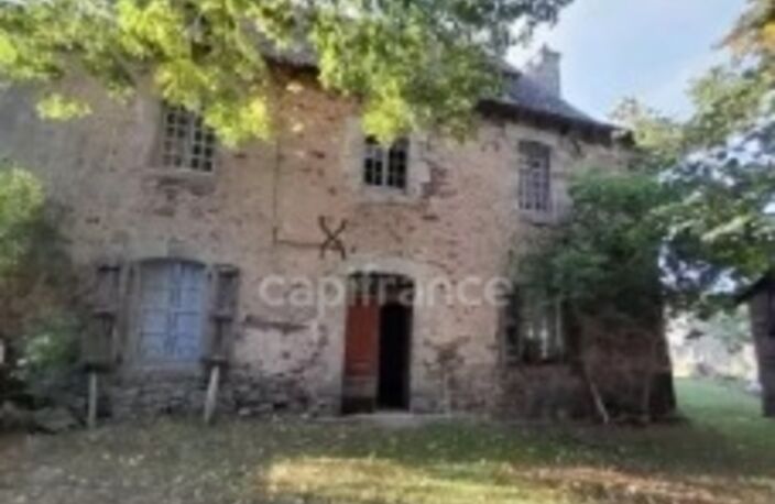 Maison de Maître du XVIIIe siècle avec dépendances et terrain de plus de 3 hectares – Puycapel (15) — photo 3