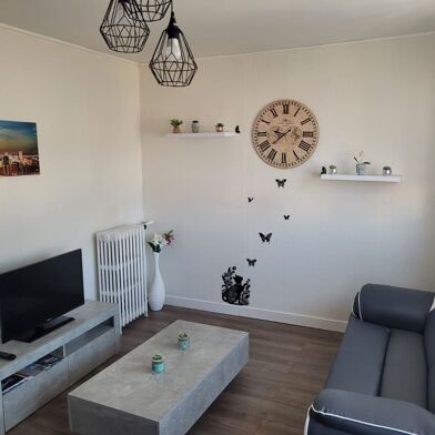 Appartement 3 pièces 700 €