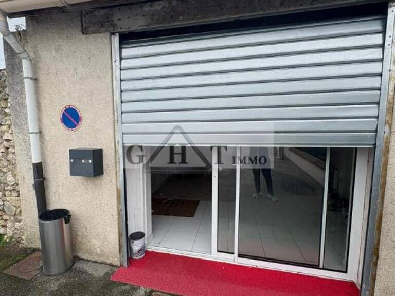 LOCAL PROFESSIONEL 35 M² A MELUN — photo 1