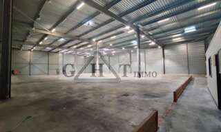 Local industriel  1724 m² à louer à Creil (60100)