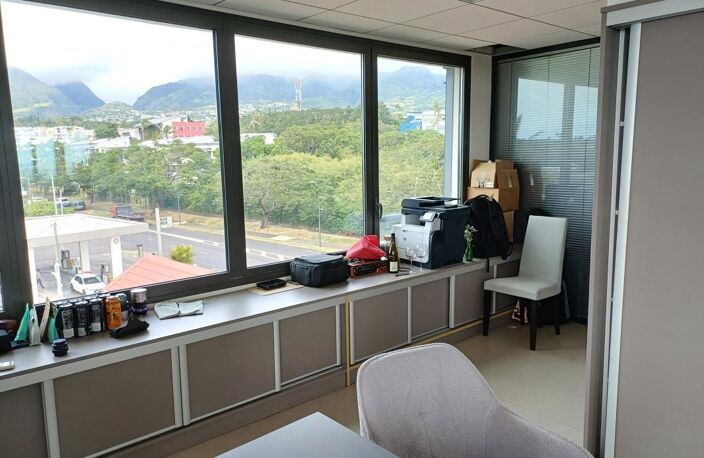 Bureaux 79.35 m² avec parkings région Nord — photo 2