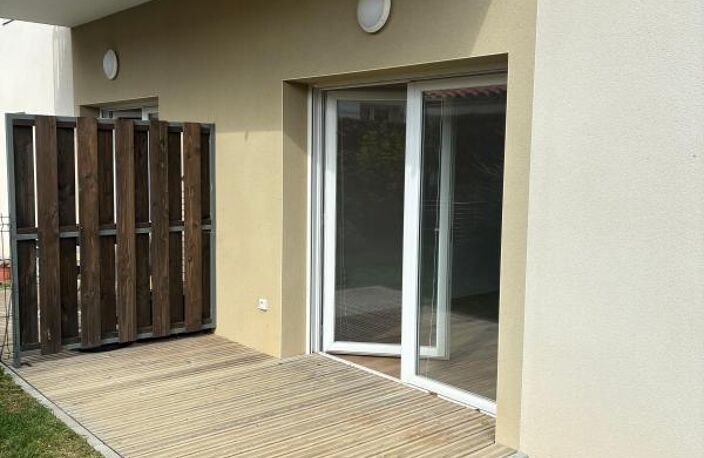 Appartement À Vendre, résidence récente, espace extérieur paysagé sud/ouest , au calme — photo 2