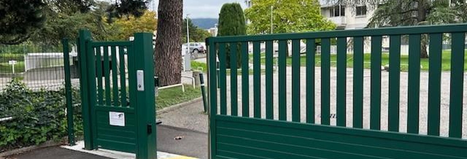 Garage   m² à louer à Chambéry (73000)