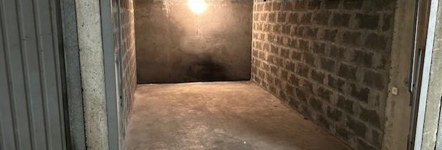 Garage   m² à louer à Chambéry (73000)