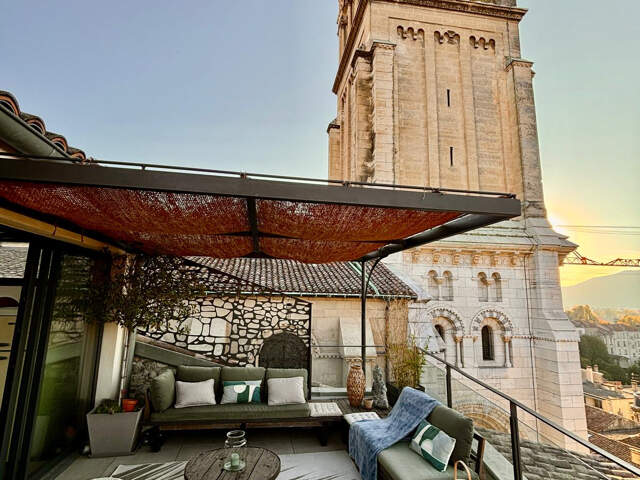 En Exclusivité maison des années 1600 T7 à Valence — photo du bien