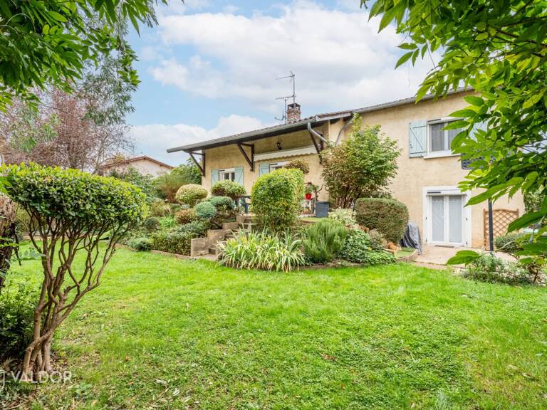 ARNAS . Maison familiale d'environ 145 m² habitables avec jardin de 830 m² — photo 1