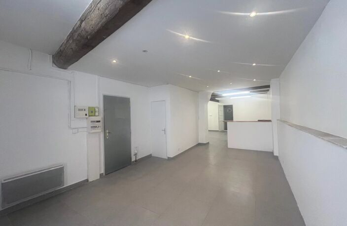 Local commercial — photo 2